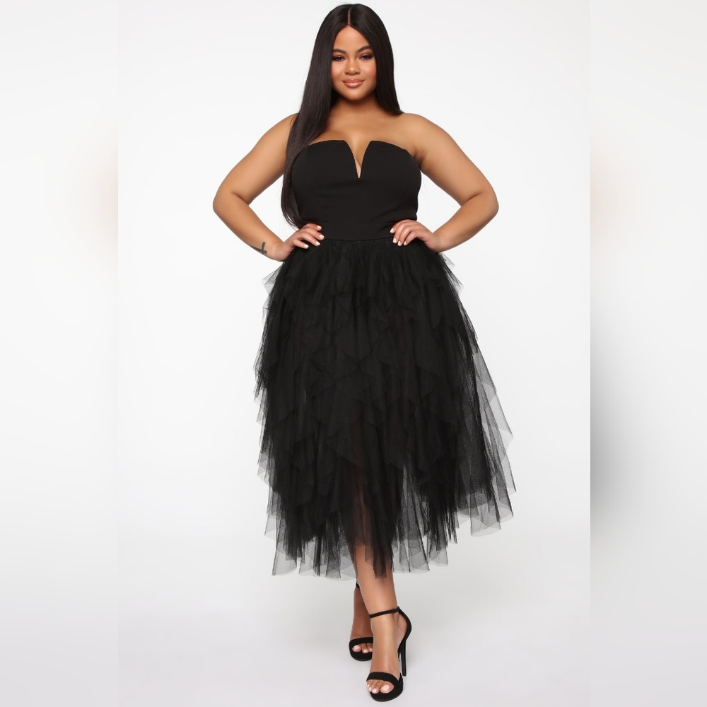 Fashion Nova Black Fit & Flare Strapless Midi Dress